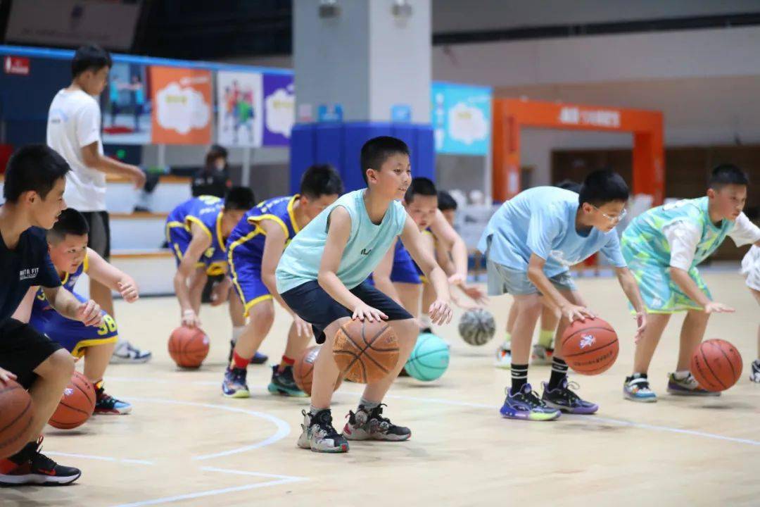篮球集训中如何制定个人发展目标?_2